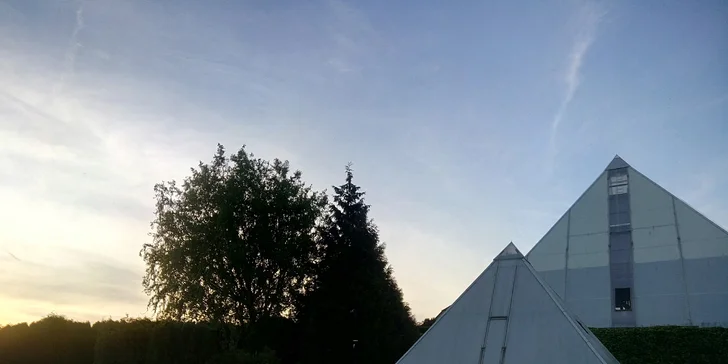 Noc v pyramidě u Kroměříže: zážitek, který vás dobije energií