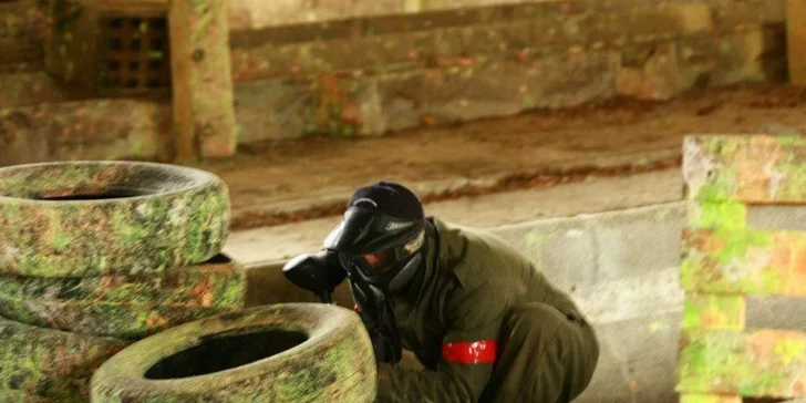 Nepřekonatelná paintballová přestřelka včetně vybavení a 100 kulí