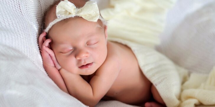 Ateliérový fotobalíček Newborn: Překrásné snímky vašich miminek