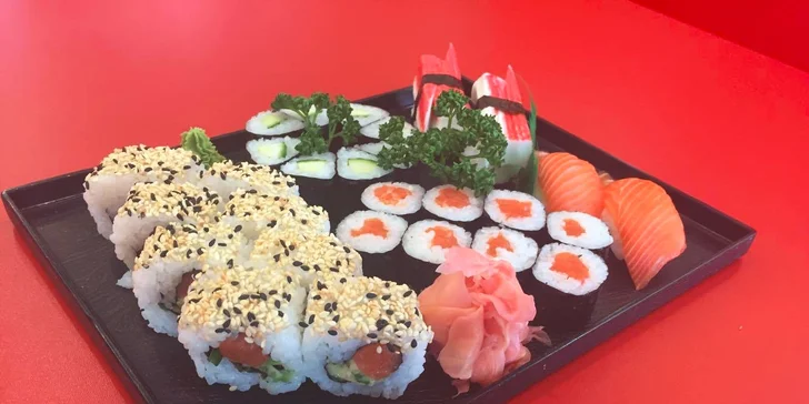 Hostina v japonském stylu - sushi sety pro jednoho či dva jedlíky