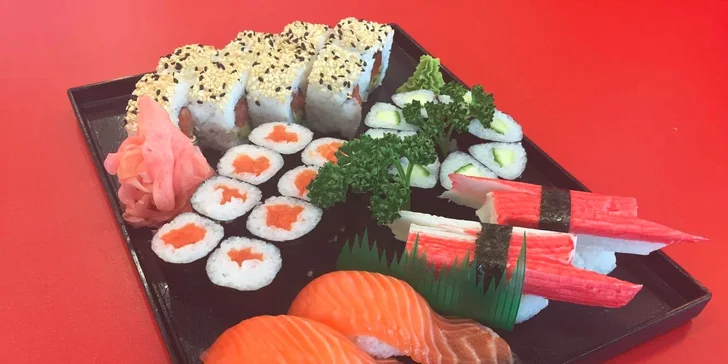 Hostina v japonském stylu - sushi sety pro jednoho či dva jedlíky