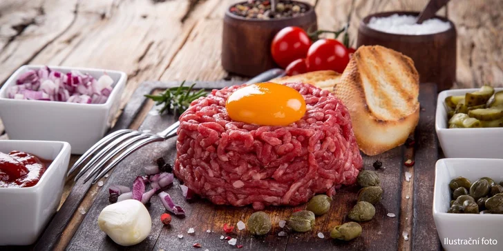 Gurmánský tatarák z falešné svíčkové a topinky v restauraci Pod Jasanem