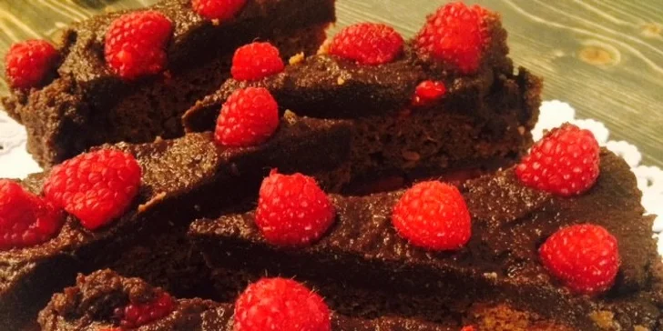 Skvostné veganské dorty bez lepku a cukru: čoko nebo cheesecake