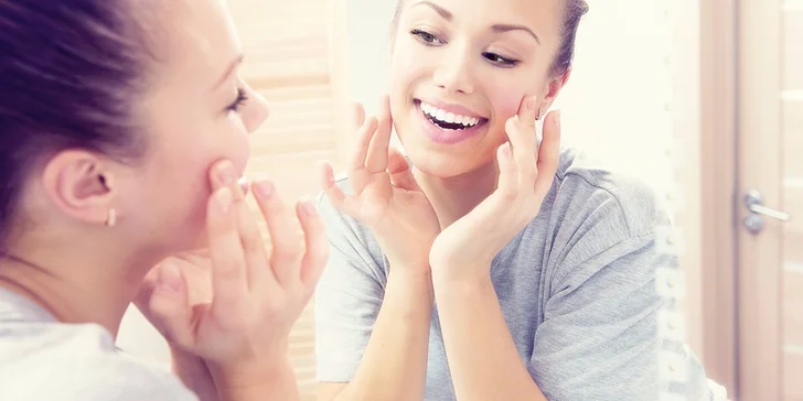 Léčebné ošetření biostimulačním laserem na akné nebo dermatitidu