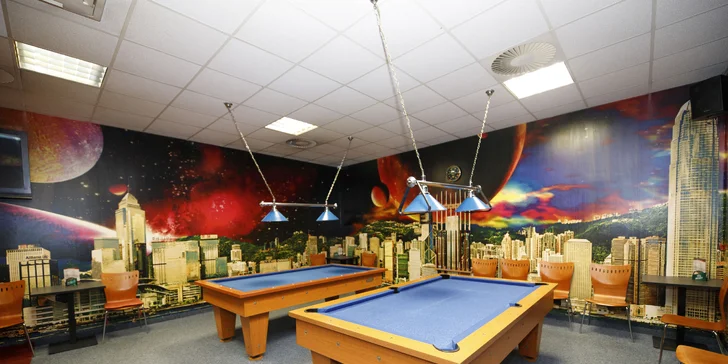 Po večeri zájdite do hotelového baru, zahrajte si bowling či biliard (za príplatky).