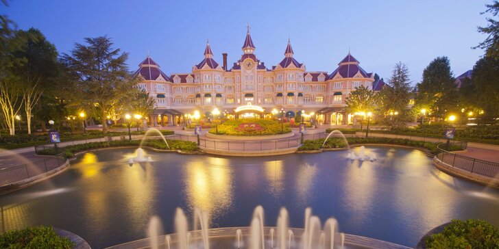 Letní či podzimní zájezdy do Disneylandu a Paříže s možností noclehu a snídaně