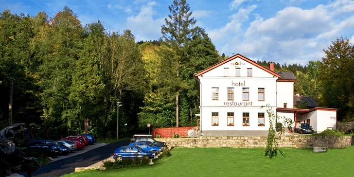 Až 8 dní v rodinném hotelu v Jizerkách: denně snídaně a jednou večeře
