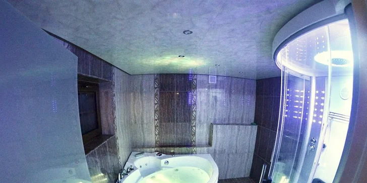 Podzim i zima u Cimrmana: pro dva, rodiny i partu s polopenzí a wellness