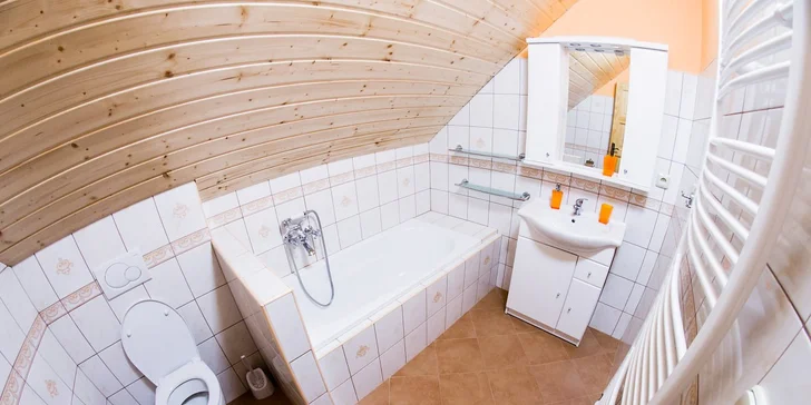 Podzim i zima u Cimrmana: pro dva, rodiny i partu s polopenzí a wellness