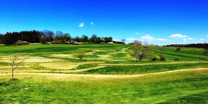 Vyzkoušejte footgolf – zábavnou verzi golfu, která se hraje s kopačákem