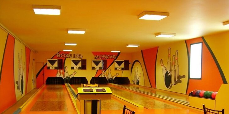 2 hodiny bowlingu pro partu kamarádů v bowling centru Moskva