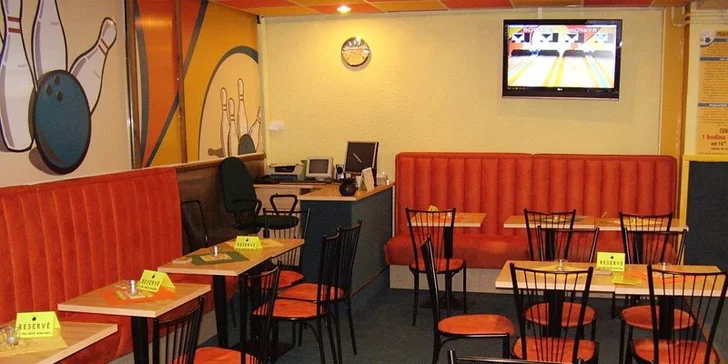 2 hodiny bowlingu pro partu kamarádů v bowling centru Moskva