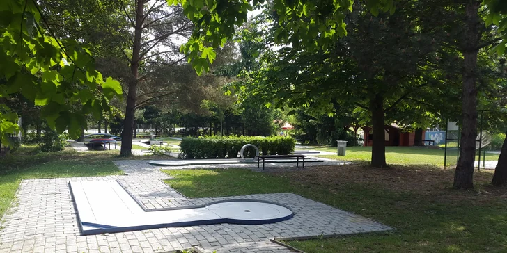 90minutový vstup na profesionální minigolfové hřiště v Bohunicích