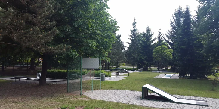 90minutový vstup na profesionální minigolfové hřiště v Bohunicích