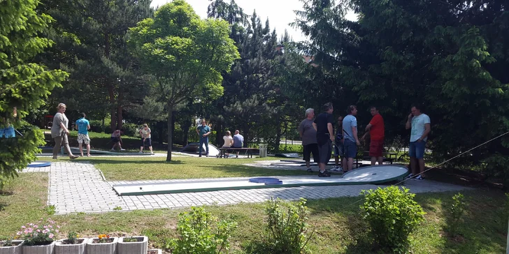 90minutový vstup na profesionální minigolfové hřiště v Bohunicích