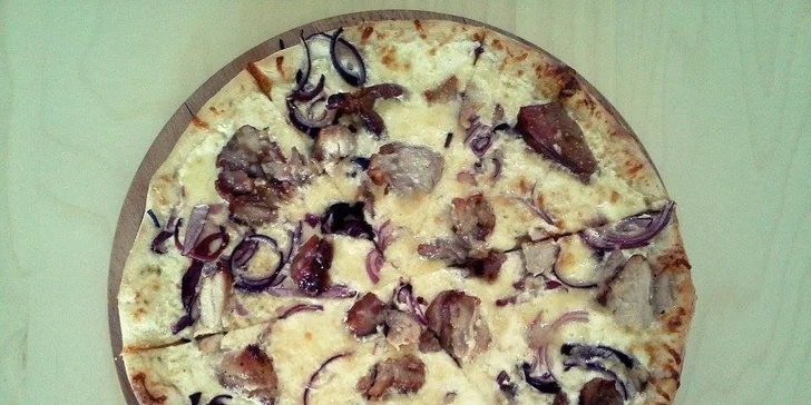 Zažeňte hlad po italsku: 1 nebo 2 pizzy ve dvou velikostech