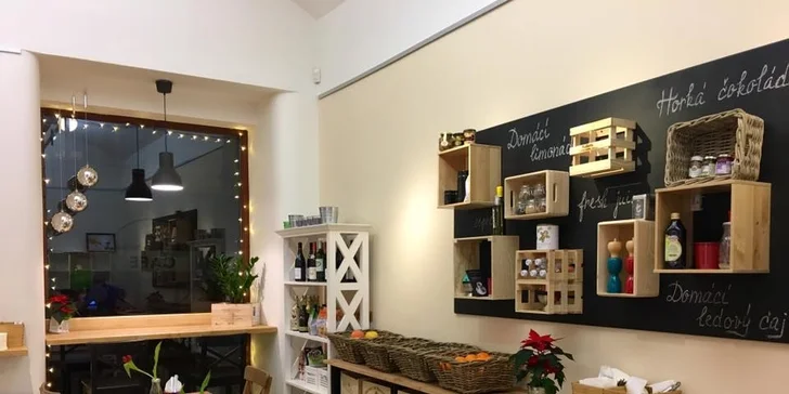 Zdejší vinotéka je bohatě zásobená.