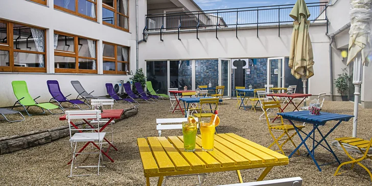 V ceně máte neomezený vstup do wellness, kde najdete bazény i finskou a infrasaunu. 