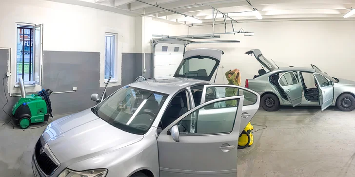 Parní čištění od firmy Umyjem auto zlikviduje bakterie a šetrně odstraní pachy a skvrny.