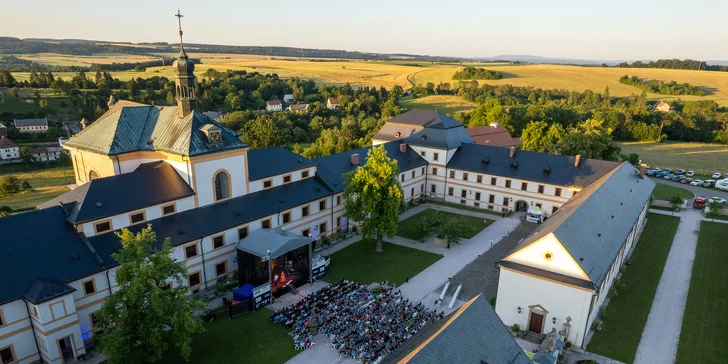 Vstupenka na vybraná představení pod širým nebem - Kuks