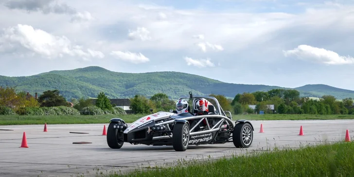 ARIEL ATOM 3.5 má extrémne zrýchlenie: z 0 na 100 km/h len za 2,7 sekundy