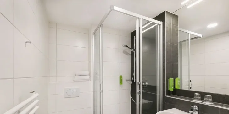 Samozrejmosťou je vlastná kúpeľňa so sprchou a WC.