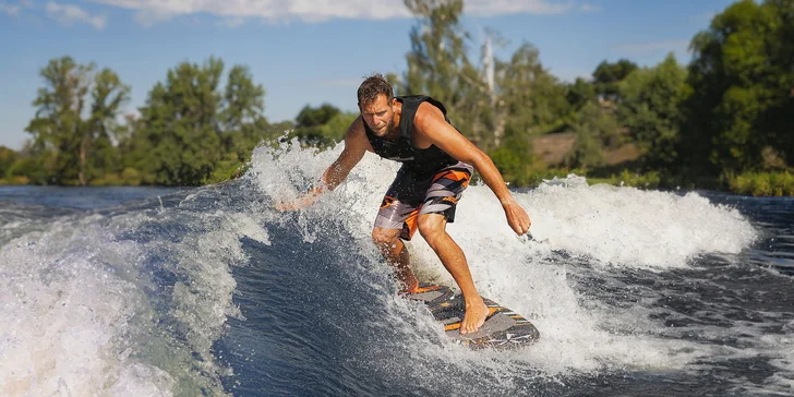 Zapůjčení paddleboardu, wakesurfu, wakeboardu i vodních lyží či jetsurfu u Litoměřic