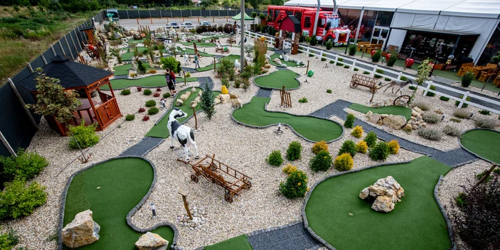 Vo Farmárikove v obci Bolešov pri Dubnici nad Váhom si zahráte aj minigolf! 