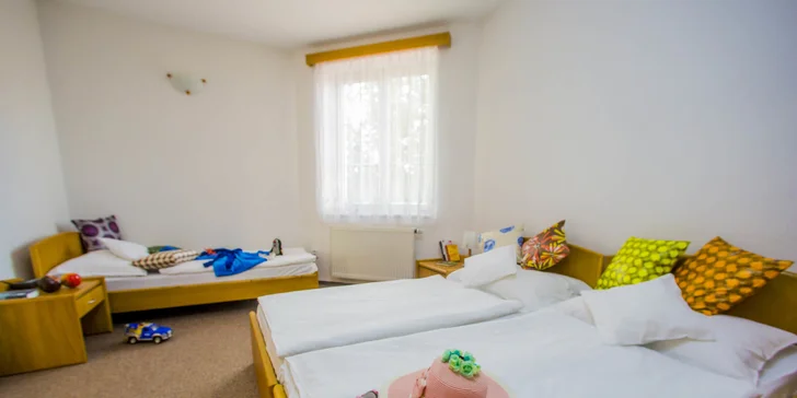 Rodiny si tu nebudou šlapat na hlavu. (na fotce apartmán)