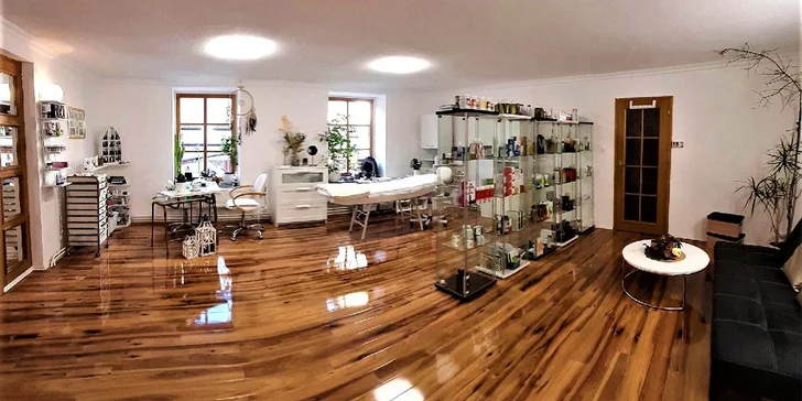 Relaxovat budete i s maskou na očích a rtech.