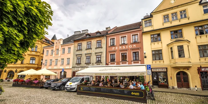 Penzion na náměstí krásného města Loket: pobyt pro 2–4 os., snídaně i dort
