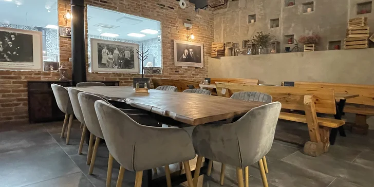 Půjčí vám tu pracovní oděv i pokrývku hlavy. 