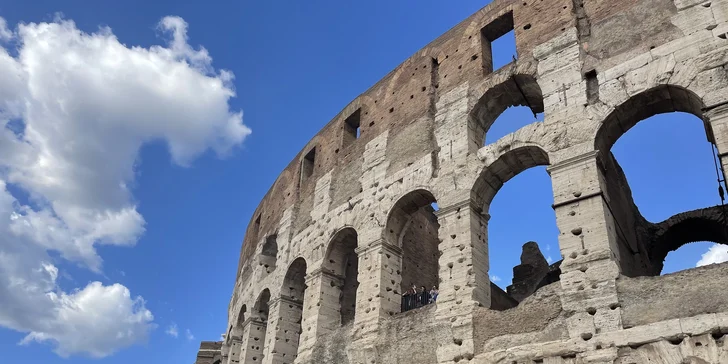 Prezrite si Koloseum i Forum Romanum.
