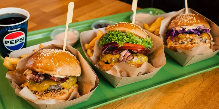 Fantastické Regal Burger Combo s hranolčekmi a nápojom