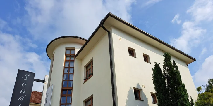 Po snídani se vydejte třeba na procházku lázeňským městem. 