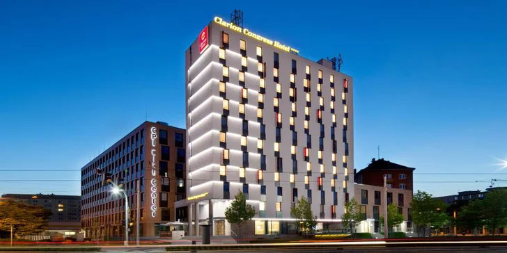 Zázemí vám poskytne Clarion Congress Hotel Olomouc, který je umístěný naproti hlavnímu vlakovému nádraží. 