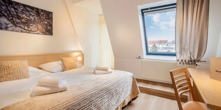 Ubytujete se ve dvoulůžkovém pokoji nebo v apartmá.