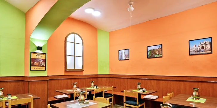Kuchaři vám připraví kuřecí verzi nebo vegetariánskou s tradičním sýrem Paneer.