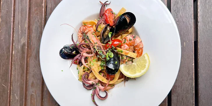 2 000 Kč na cokoliv ve španělské restauraci Bar de Tapas el Cid: středomořská kuchyně i vína