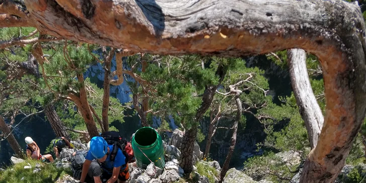 Lézt budete sami či ve dvou, vždy pod dohledem zkušeného instruktora. 