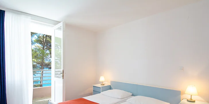 Apartmán nabízí výhled na moře. 