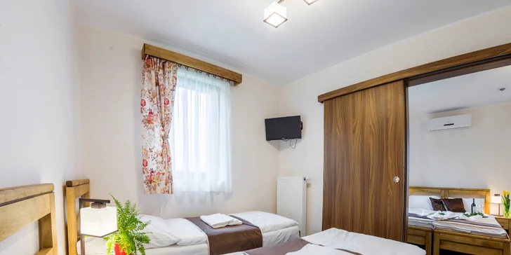Větší famílie jistě ocení apartmán s jednou oddělenou ložnicí či rovnou studio se dvěma.