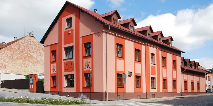 Rezervujte si pobyt v hoteli Kácov, ktorý bude skvelým východiskovým bodom pre vaše výlety.