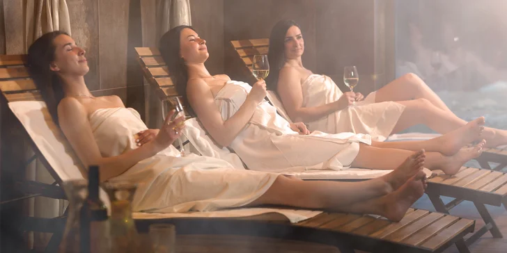 Nezabudnite, že oddych počas saunovania je veľmi dôležitou súčasťou celkovej terapie. Zabaľte sa do deky a podriemte si v príjemnom prostredí horského wellness.