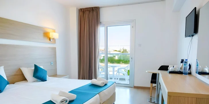 Každý pokoj má balkon nebo terasu. 