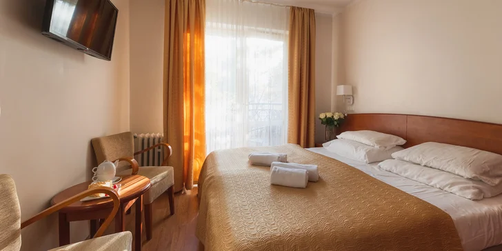 Na výber máte dvojlôžkové izby v niekoľkých kategóriách alebo luxusný apartmán.