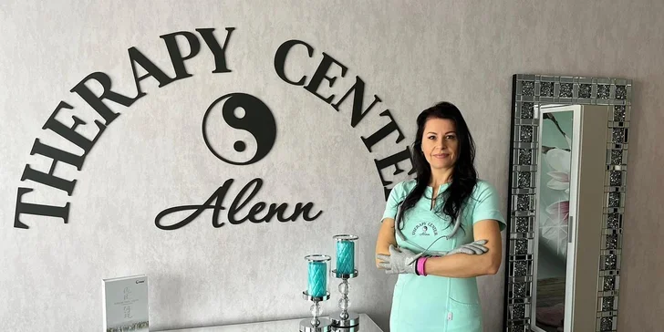 Terapeutka využíva špeciálnu fyzioterapeutickú metódu.