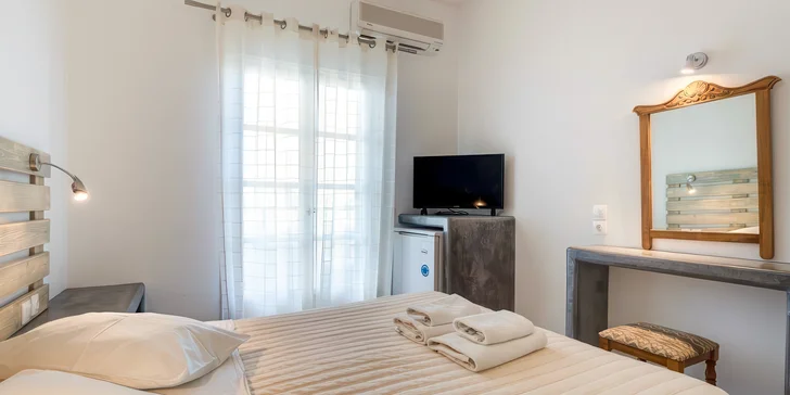 Hotel Mohitero nabízí spojení kykladské architektury a klidné prázdninové atmosféry v oblíbeném letovisku Kamari.