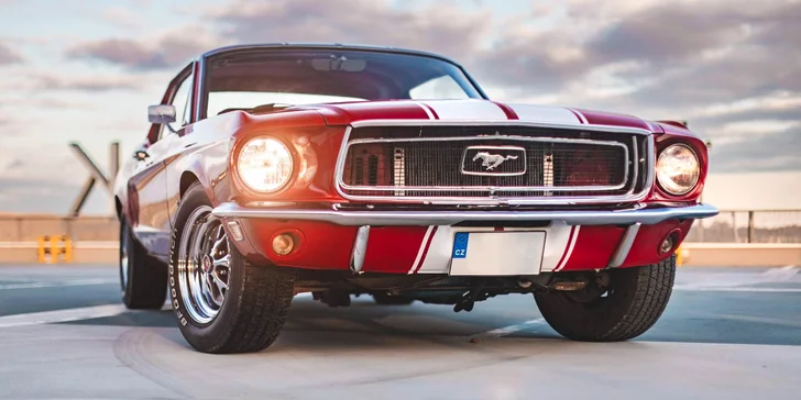 Zážitková jízda v legendárním Fordu Mustang 1968 V8: spolujezdec i řidič, 15-60 minut