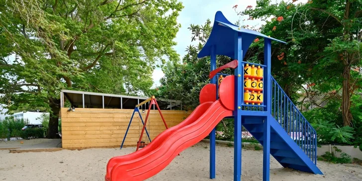 Vaše ratolesti se vyřádí v dětském klubu nebo na hřišti.